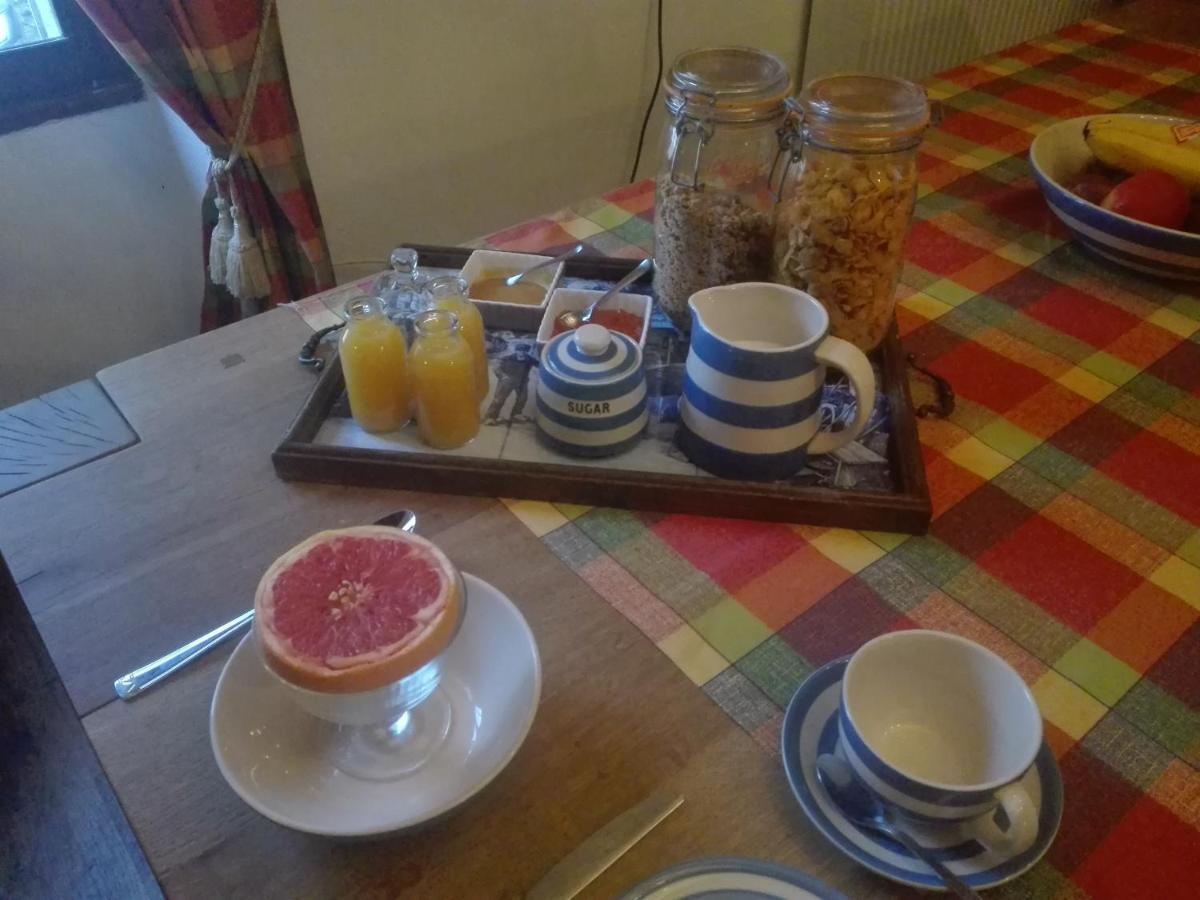 Bed and Breakfast L'Esquilon Chambre D'Hote Thiat Exterior foto